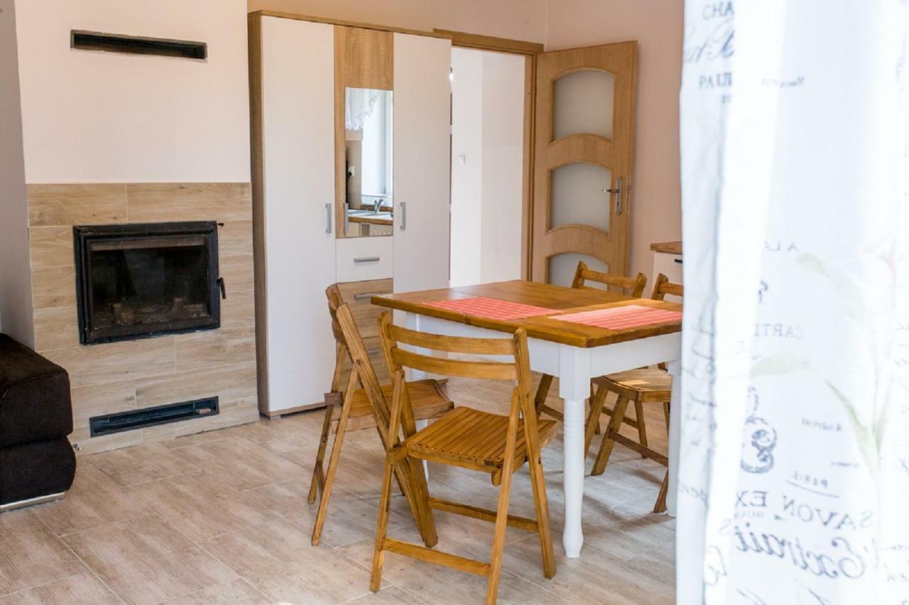 Apartament Przy Kamiennej Chacie Zalewo  Exterior photo
